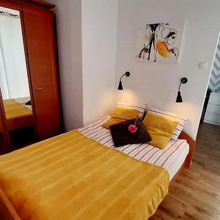 Lägenhet Z Balkonem I Bezplatnym Parkingiem *