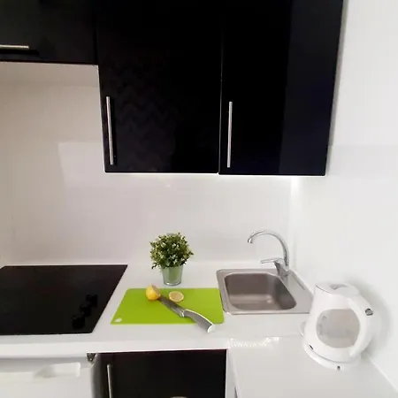 Z Balkonem I Bezplatnym Parkingiem *