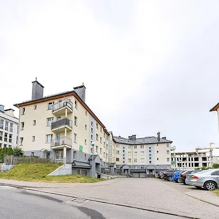 Z Balkonem I Bezplatnym Parkingiem Апартаменты *