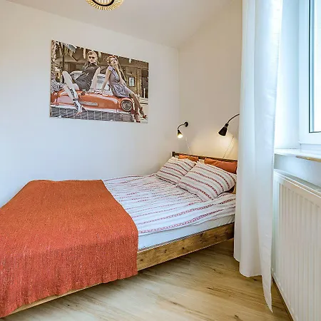 Z Balkonem I Bezplatnym Parkingiem Lägenhet *