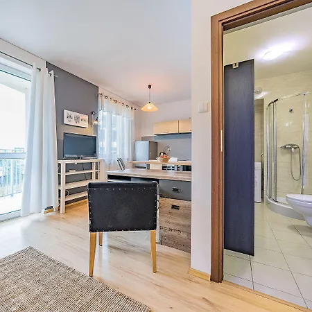 Lägenhet Z Balkonem I Bezplatnym Parkingiem *