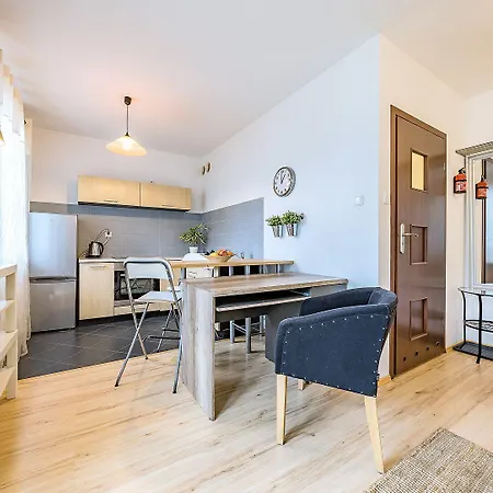 Апартаменты Z Balkonem I Bezplatnym Parkingiem *