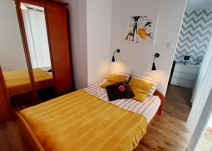 Apartmán Z Balkonem I Bezplatnym Parkingiem *