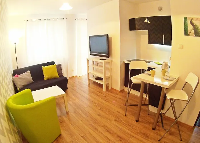 Z Balkonem I Bezplatnym Parkingiem *