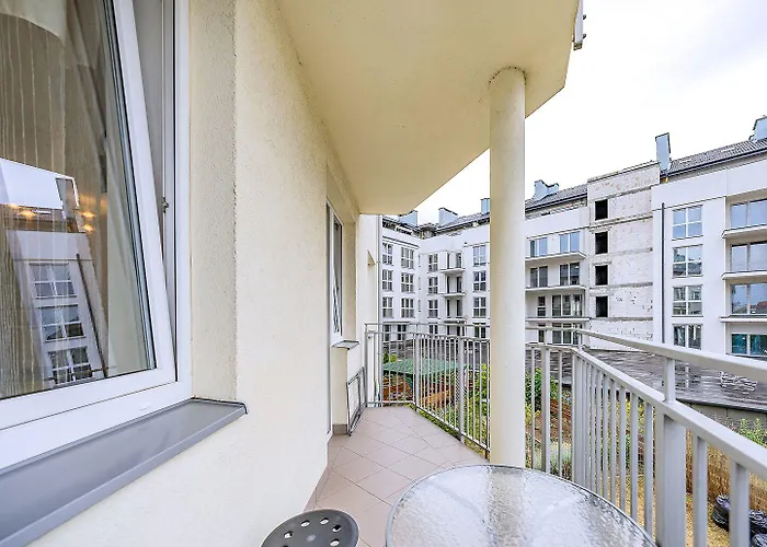 Z Balkonem I Bezplatnym Parkingiem Apartmán