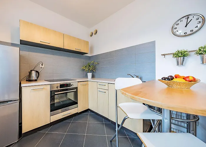 Z Balkonem I Bezplatnym Parkingiem Apartmán *