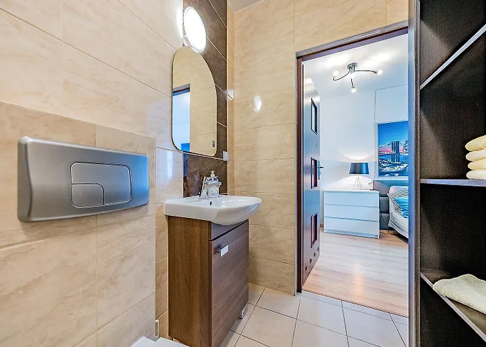 Z Balkonem I Bezplatnym Parkingiem Appartamento Danzica